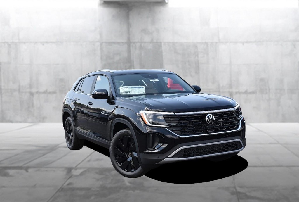 Volkswagen Atlas Cross Sport Vehicle Full-screen Gallery Image 2
