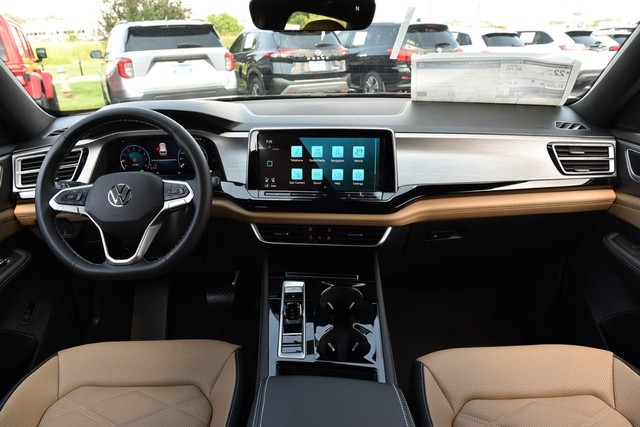 Volkswagen Atlas Cross Sport Vehicle Image 07