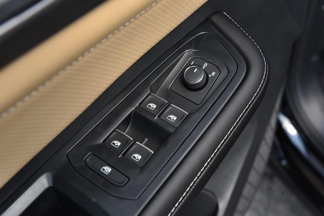 Volkswagen Atlas Cross Sport Vehicle Image 08