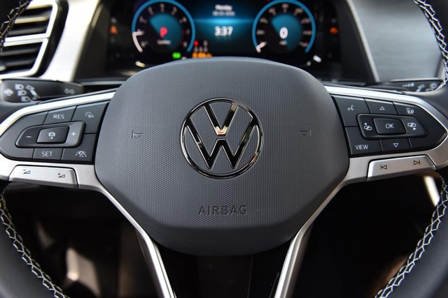 Volkswagen Atlas Cross Sport Vehicle Image 18