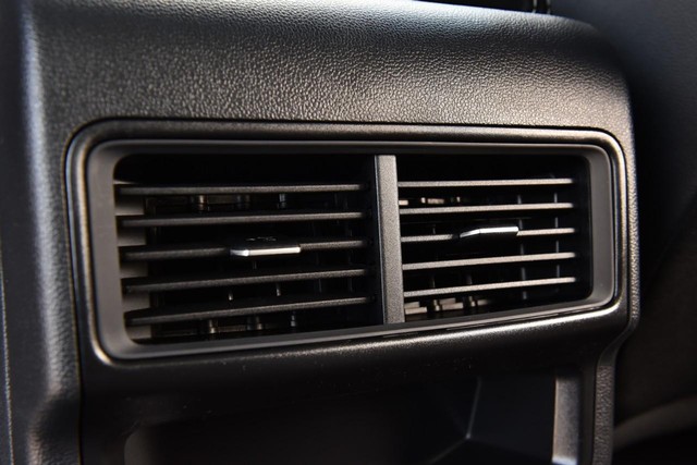 Volkswagen Atlas Cross Sport Vehicle Image 23