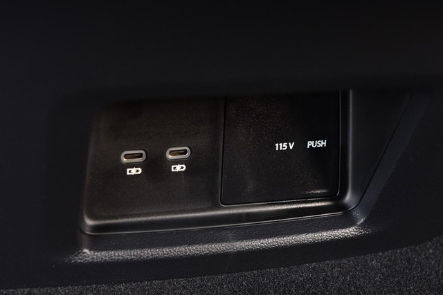 Volkswagen Atlas Cross Sport Vehicle Image 24