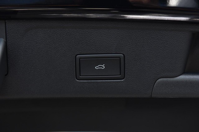 Volkswagen Atlas Cross Sport Vehicle Image 26