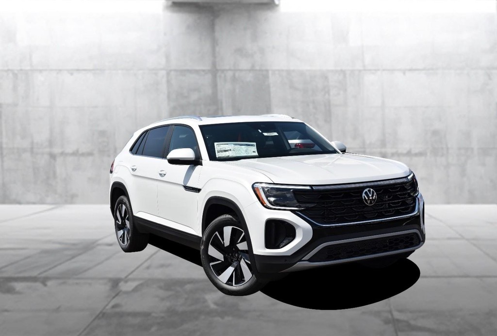 Volkswagen Atlas Cross Sport Vehicle Full-screen Gallery Image 2