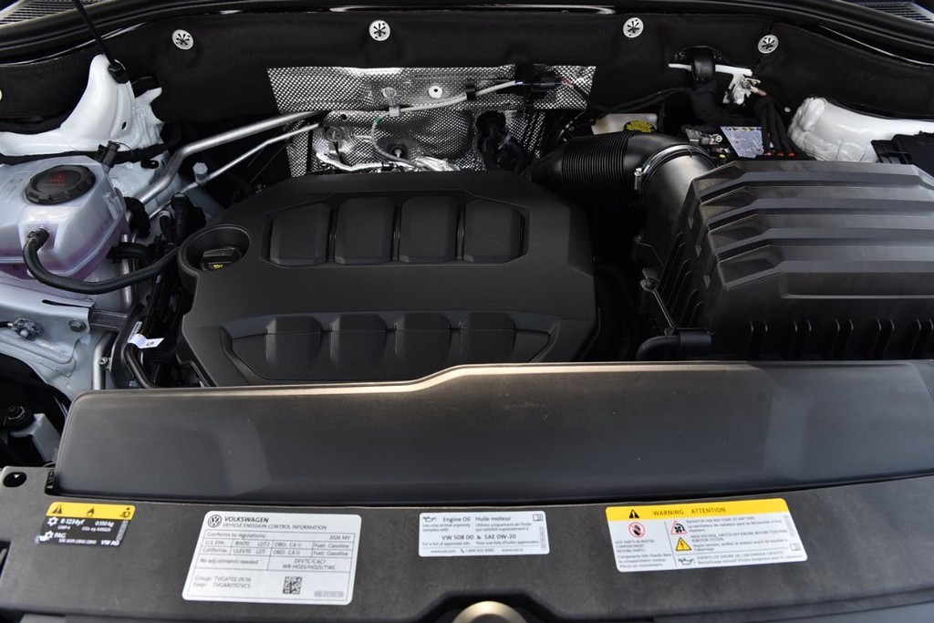 Volkswagen Atlas Cross Sport Vehicle Full-screen Gallery Image 27