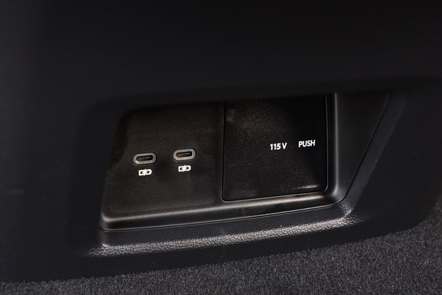 Volkswagen Atlas Cross Sport Vehicle Image 24
