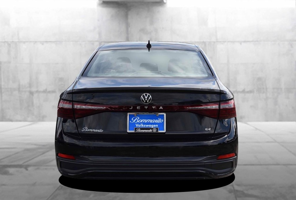 Volkswagen Jetta Vehicle Full-screen Gallery Image 6