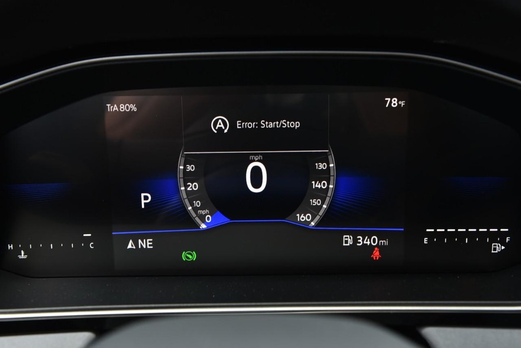 Volkswagen Jetta Vehicle Full-screen Gallery Image 12