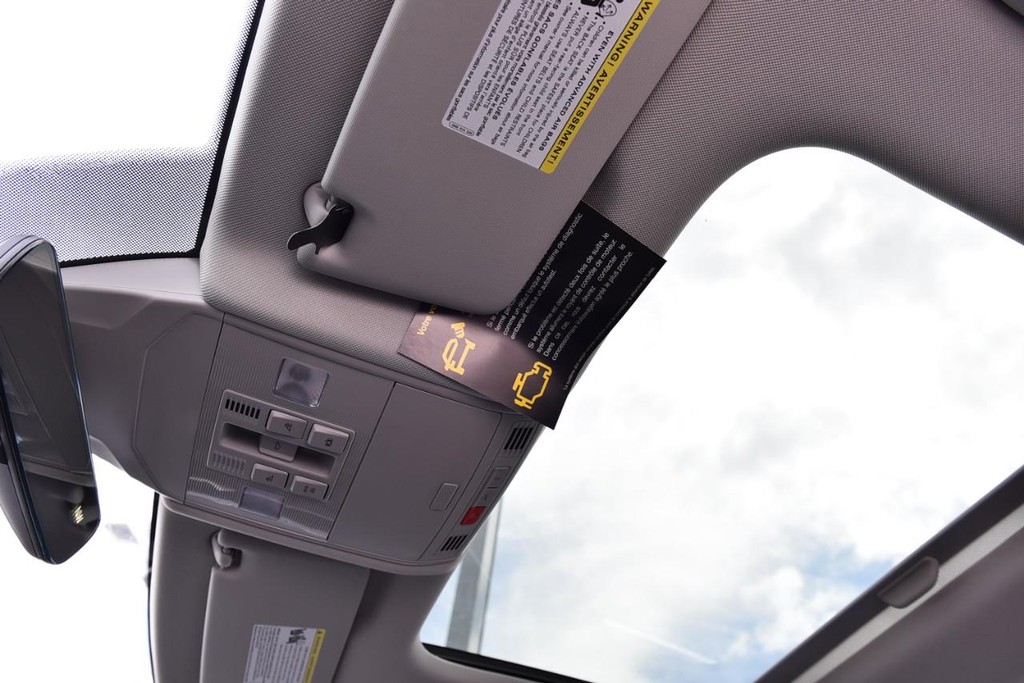 Volkswagen Jetta Vehicle Full-screen Gallery Image 22