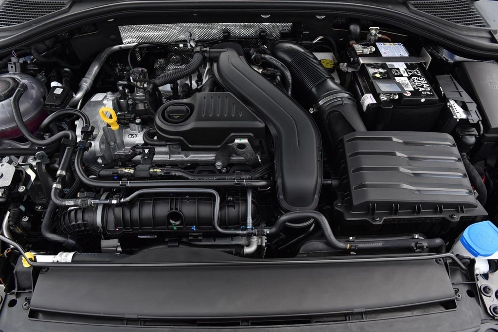 Volkswagen Jetta Vehicle Full-screen Gallery Image 25