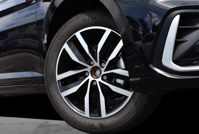 Volkswagen Jetta Vehicle Image 03