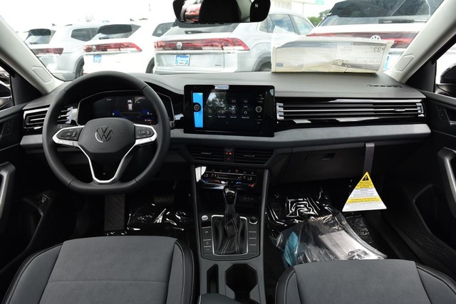 Volkswagen Jetta Vehicle Image 07