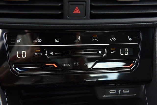Volkswagen Jetta Vehicle Image 15