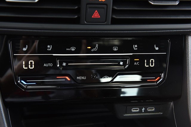 Volkswagen Jetta GLI Vehicle Image 15
