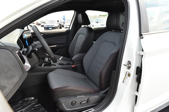 Volkswagen Jetta GLI Vehicle Image 20