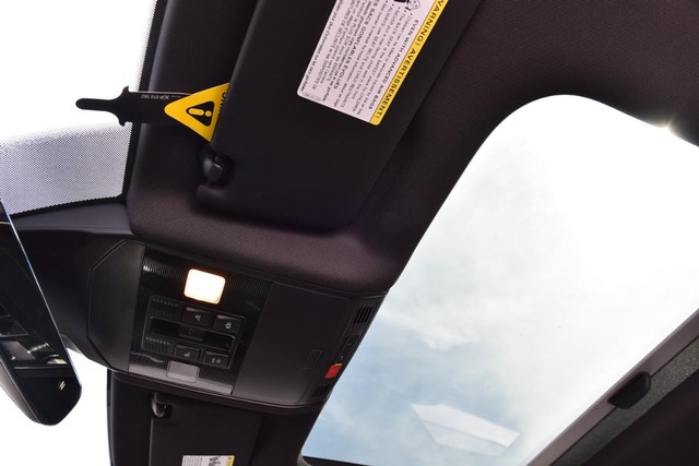 Volkswagen Jetta GLI Vehicle Image 22