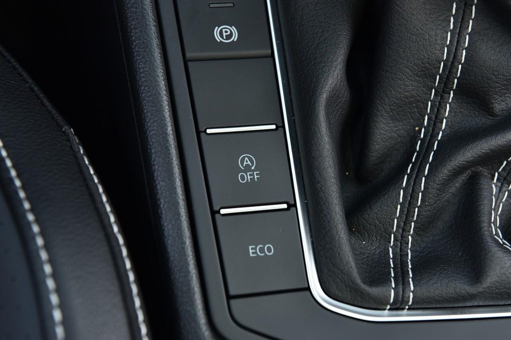 Volkswagen Jetta Vehicle Full-screen Gallery Image 18