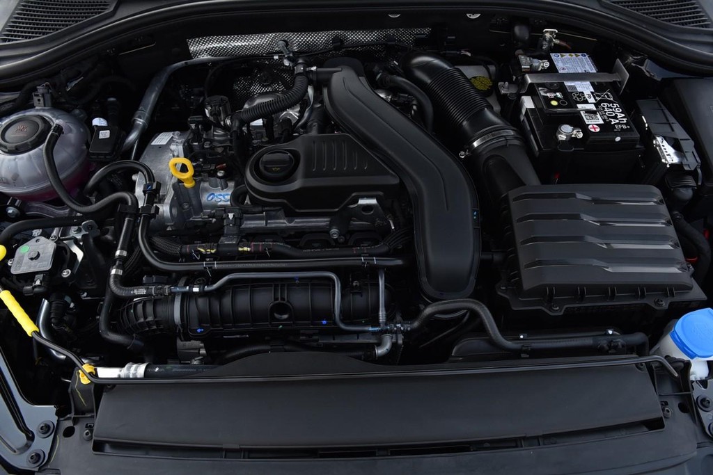Volkswagen Jetta Vehicle Full-screen Gallery Image 25