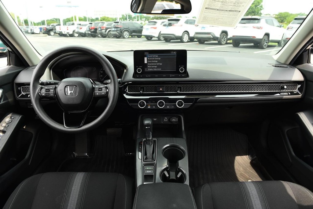 Honda Civic Hatchback Vehicle Full-screen Gallery Image 7