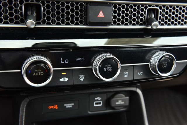 Honda Civic Hatchback Vehicle Image 14