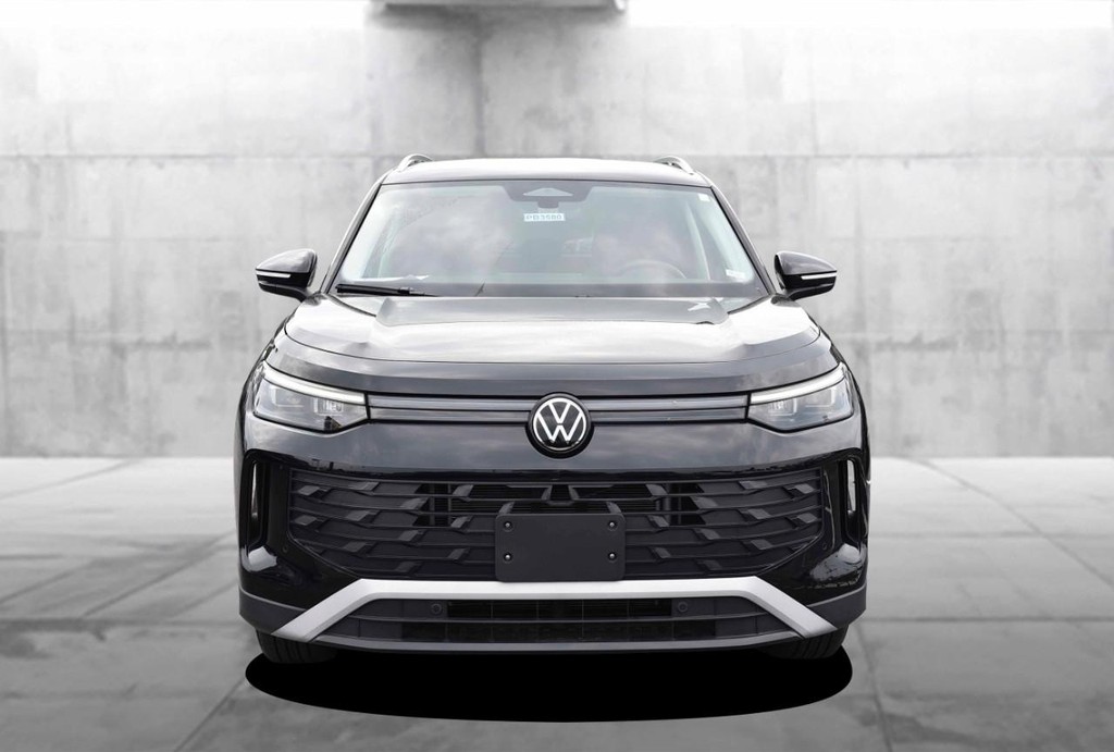 Volkswagen Tiguan Vehicle Full-screen Gallery Image 4