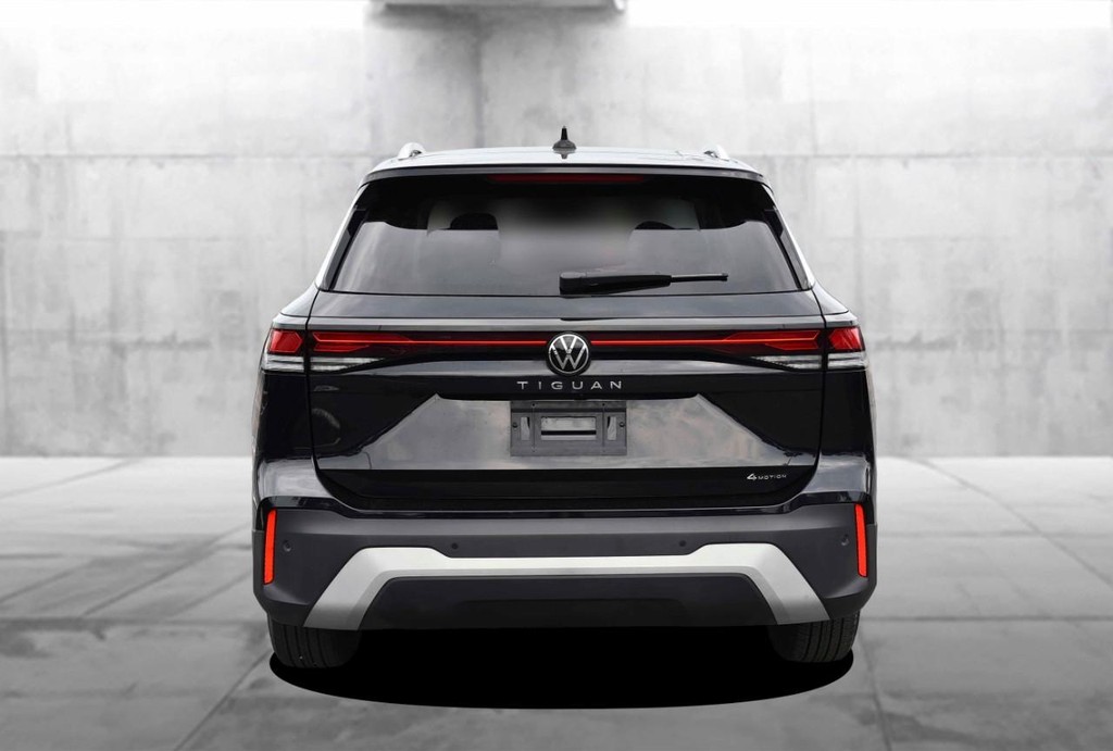 Volkswagen Tiguan Vehicle Full-screen Gallery Image 6