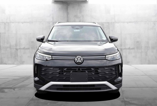 Volkswagen Tiguan Vehicle Image 04