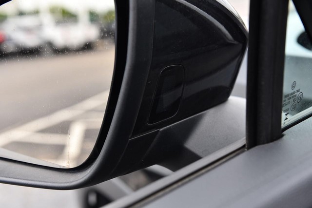Volkswagen Tiguan Vehicle Image 09