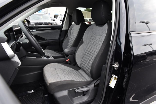 Volkswagen Tiguan Vehicle Image 18