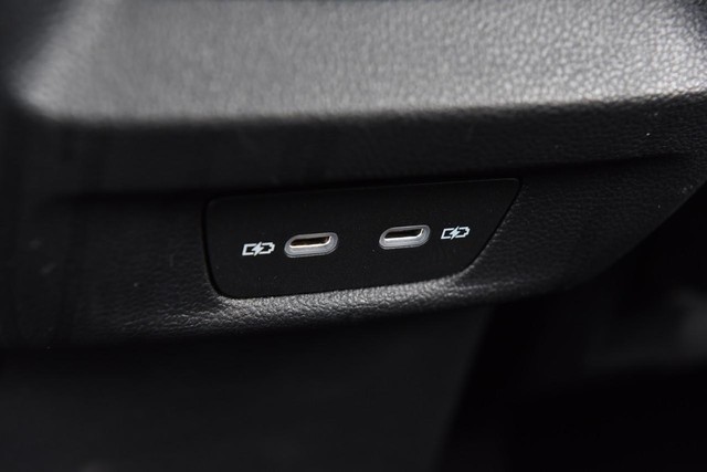 Volkswagen Tiguan Vehicle Image 22