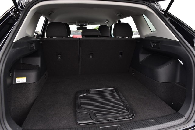 Volkswagen Tiguan Vehicle Image 23