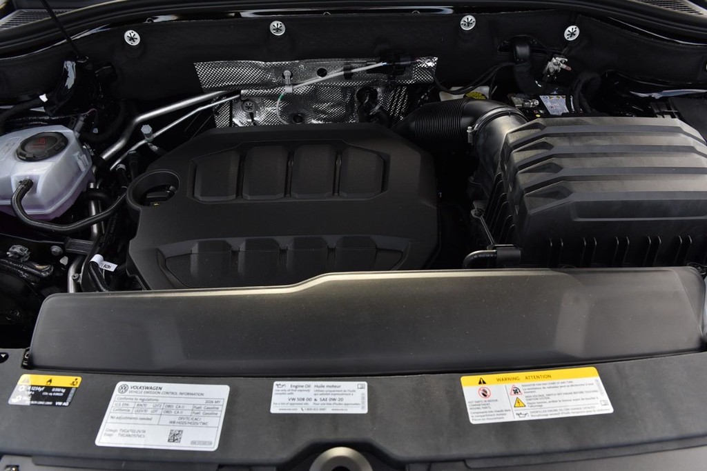 Volkswagen Atlas Cross Sport Vehicle Full-screen Gallery Image 27