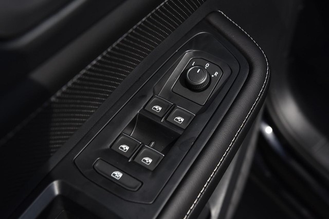 Volkswagen Atlas Cross Sport Vehicle Image 08