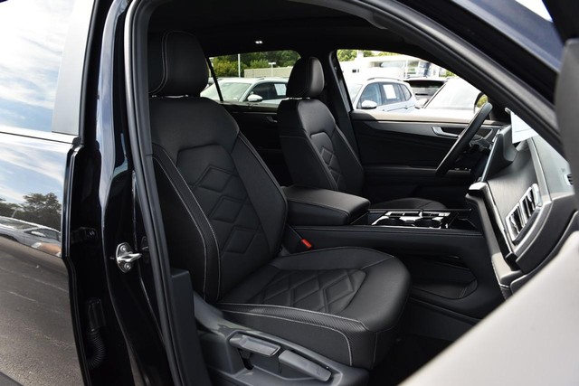 Volkswagen Atlas Cross Sport Vehicle Image 20