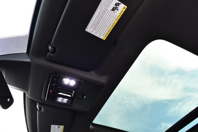 Volkswagen Atlas Cross Sport Vehicle Image 21