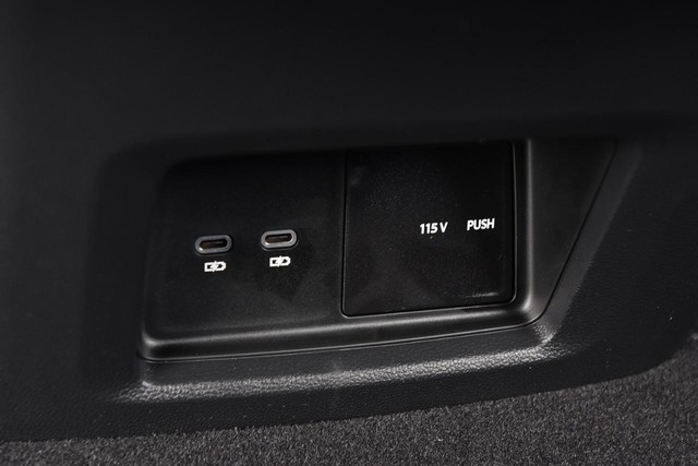 Volkswagen Atlas Cross Sport Vehicle Image 24
