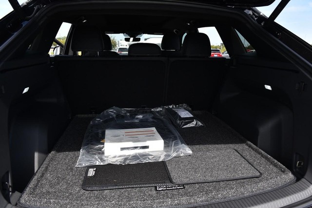 Volkswagen Atlas Cross Sport Vehicle Image 25