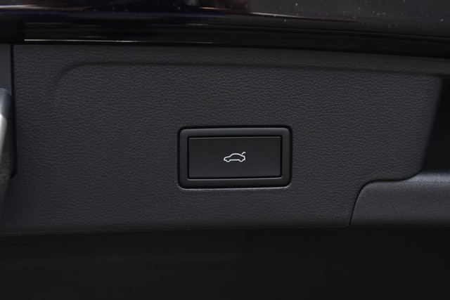 Volkswagen Atlas Cross Sport Vehicle Image 26