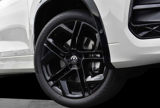 Volkswagen Tiguan Vehicle Image 03