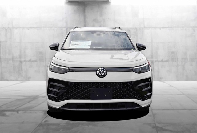 Volkswagen Tiguan Vehicle Image 04