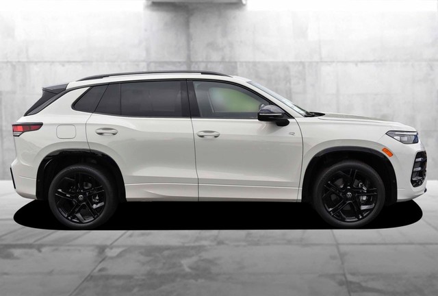 Volkswagen Tiguan Vehicle Image 05