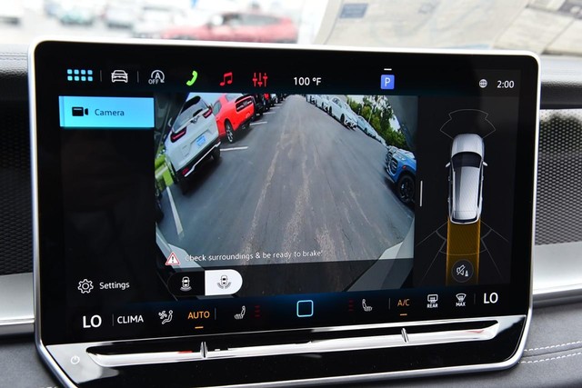 Volkswagen Tiguan Vehicle Image 14