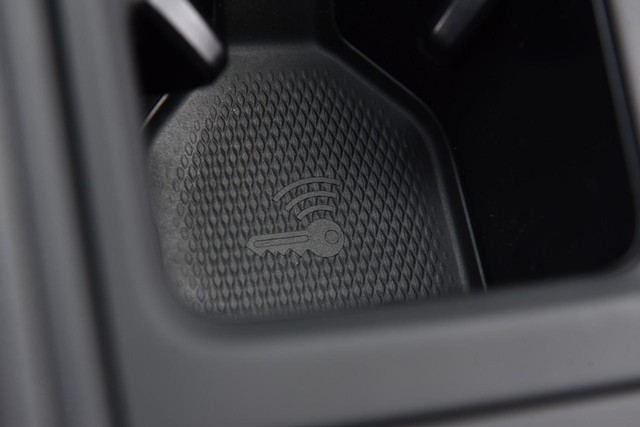 Volkswagen Tiguan Vehicle Image 16