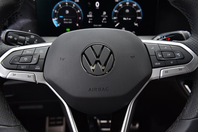 Volkswagen Tiguan Vehicle Image 18