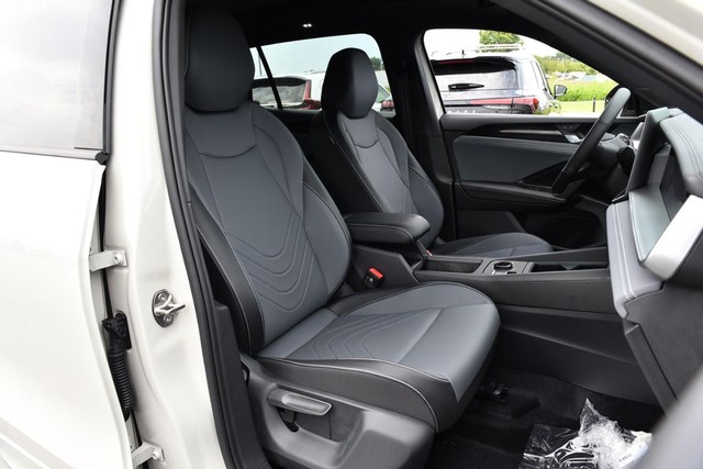 Volkswagen Tiguan Vehicle Image 20