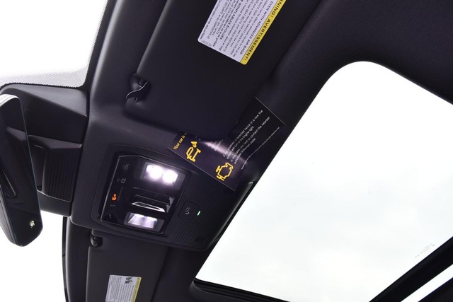 Volkswagen Tiguan Vehicle Image 21