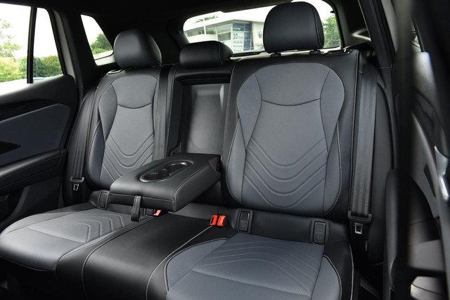 Volkswagen Tiguan Vehicle Image 22