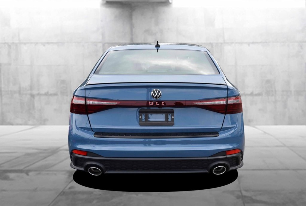 Volkswagen Jetta GLI Vehicle Full-screen Gallery Image 6