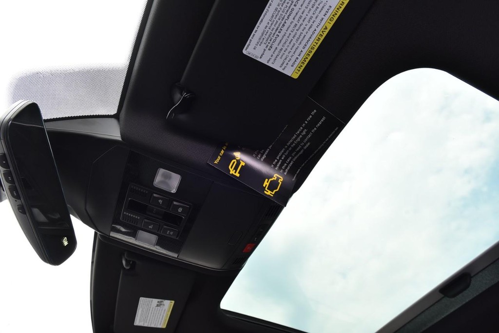 Volkswagen Jetta GLI Vehicle Full-screen Gallery Image 23
