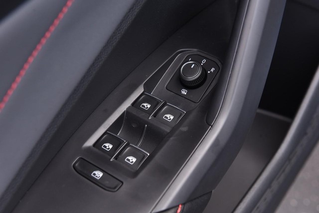Volkswagen Jetta GLI Vehicle Image 08
